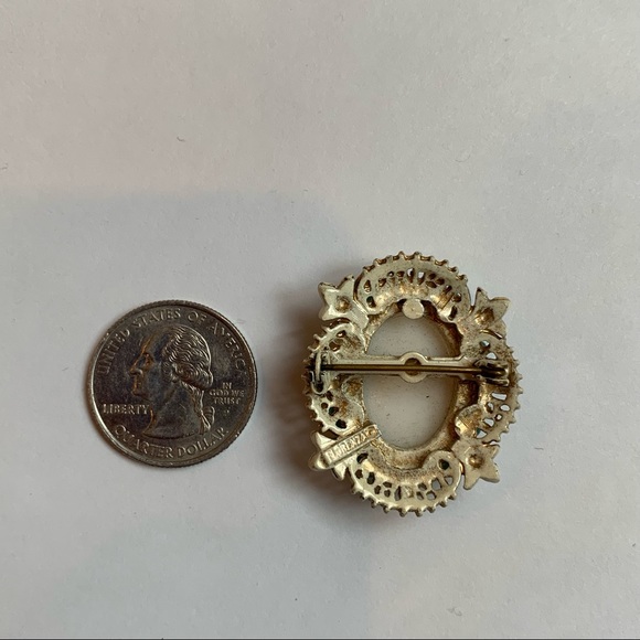 Fragonard Brooch by Florenza Romantic Couple Victorian Gold Tone Limoges Style - Picture 4 of 6